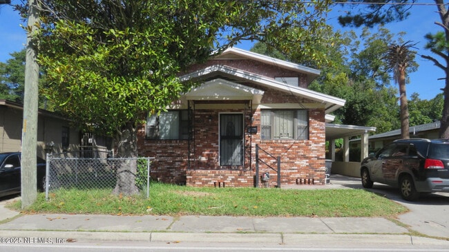 Primary Photo - 1609 W 13th St