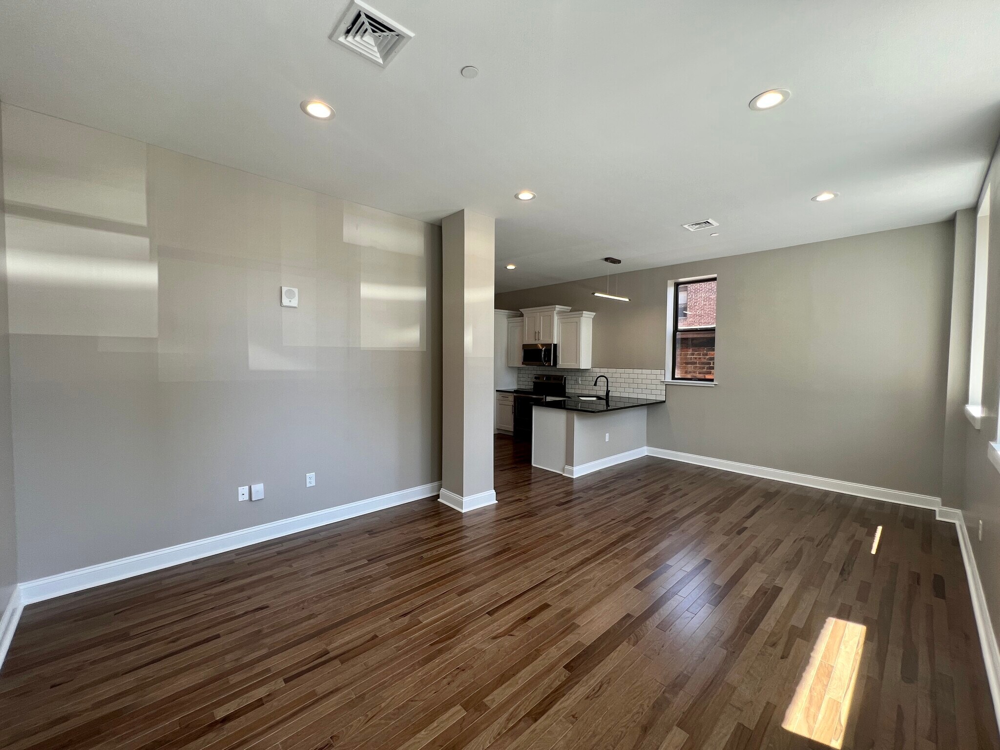 Building Photo - 33 E Northampton St