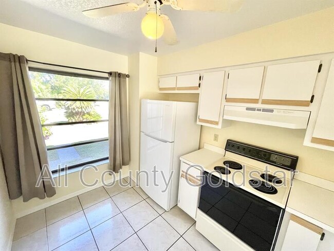 Building Photo - 10515 Pendleton Ave