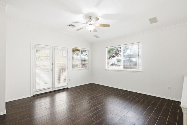 Building Photo - 1202 Sundrop Pl