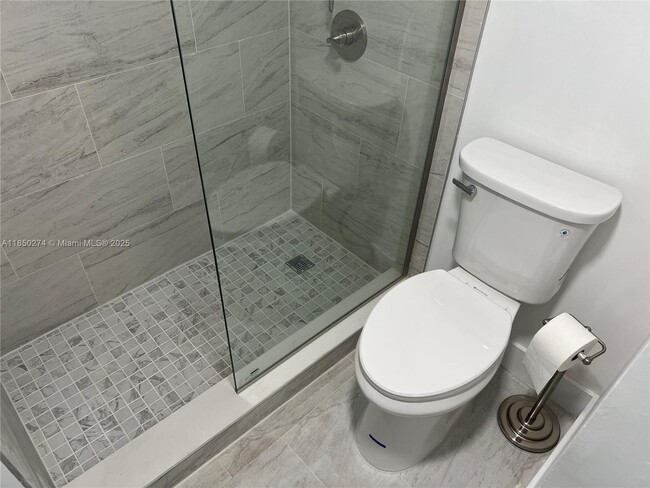 Building Photo - 9501 E Calusa Club Dr