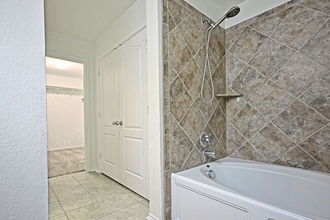 Building Photo - 1433 Cutler Bay