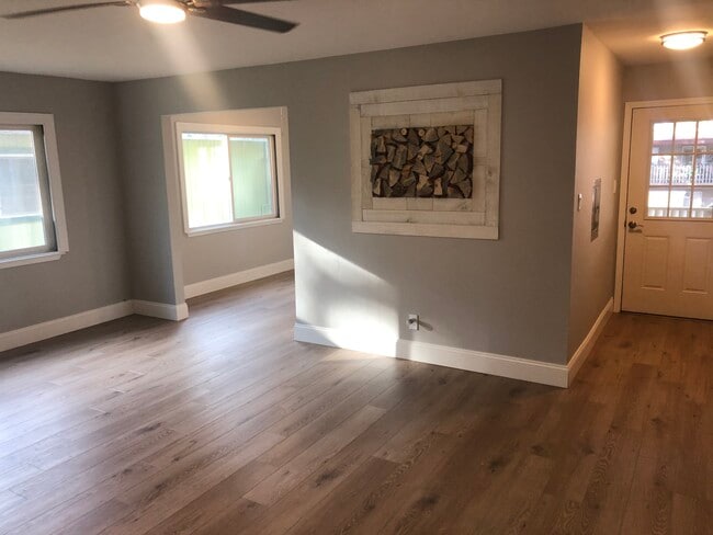 Living Room - 3314 Treehaven Dr