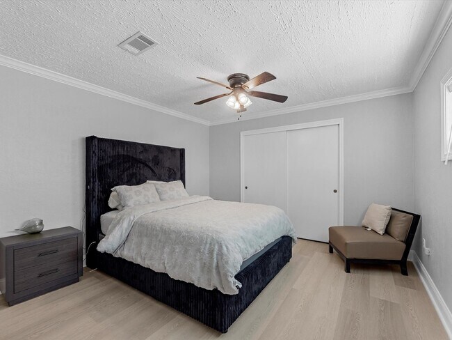 Building Photo - 2505 Truxillo St