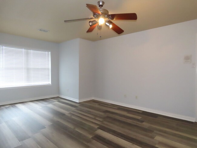 Building Photo - Coming Soon!!! South Tyler, Stunning 4 Bed...