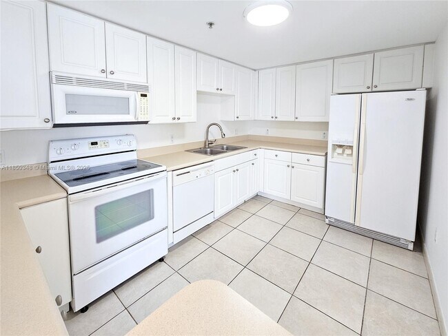 Building Photo - 1627 SW 37th Ave