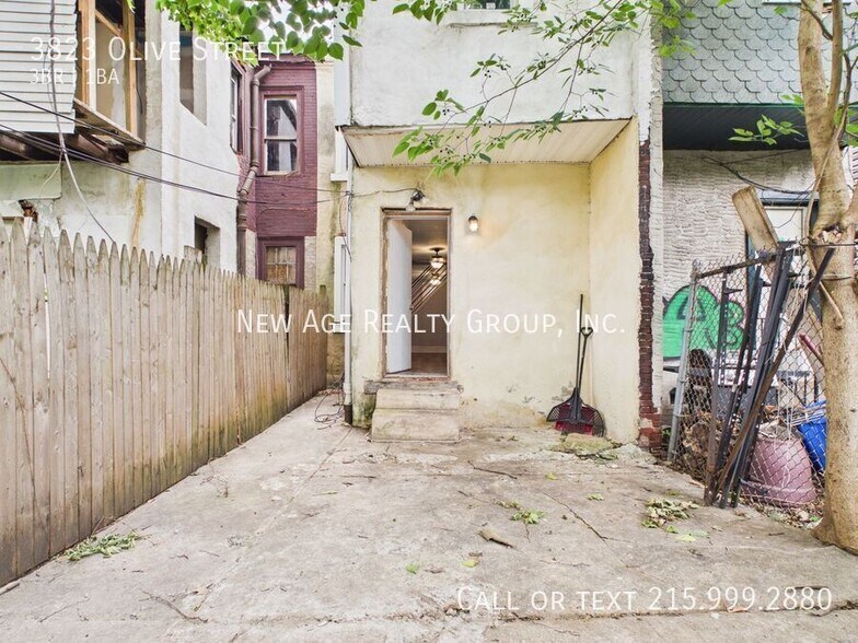 Building Photo - 3823 Olive St