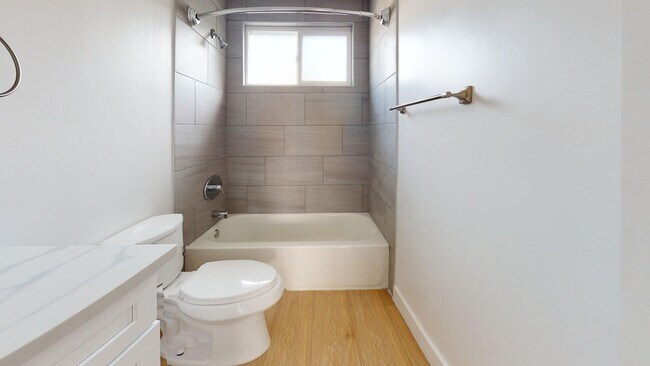 Building Photo - Locke Apts.