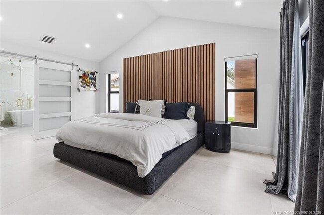 Building Photo - 5143 Deerhurst Crescent Cir