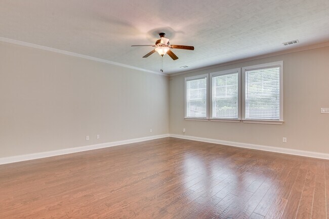 Building Photo - 327 Buxton Ln