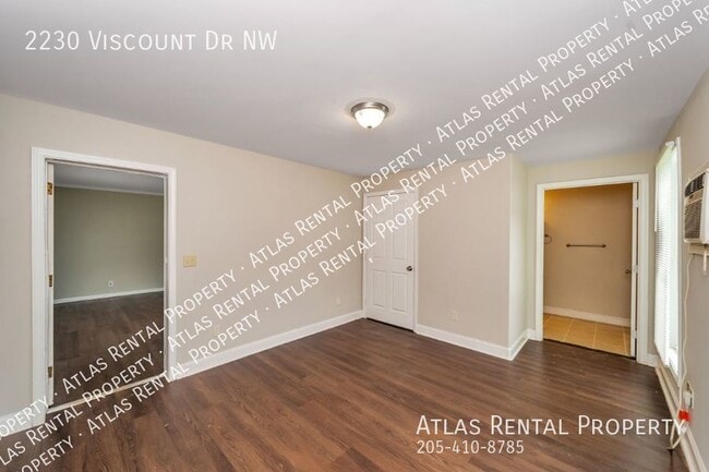 Building Photo - 2230 Viscount Dr NW
