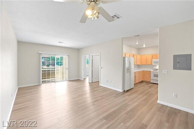 Building Photo - 2 Bed 2 Bath Green Valley Downstairs Condo