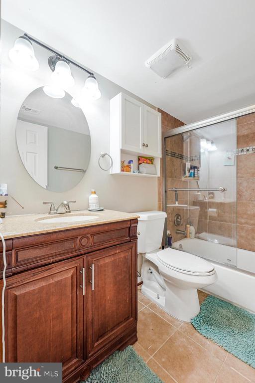 Building Photo - 9743 Kings Crown Ct