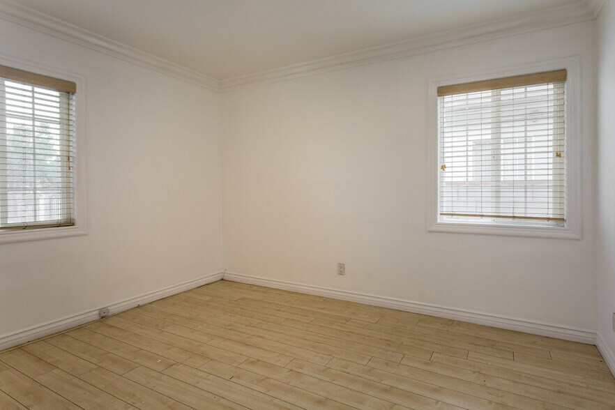 Building Photo - 12737 Hatteras Street