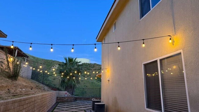 Building Photo - 28622 High Ridge Dr