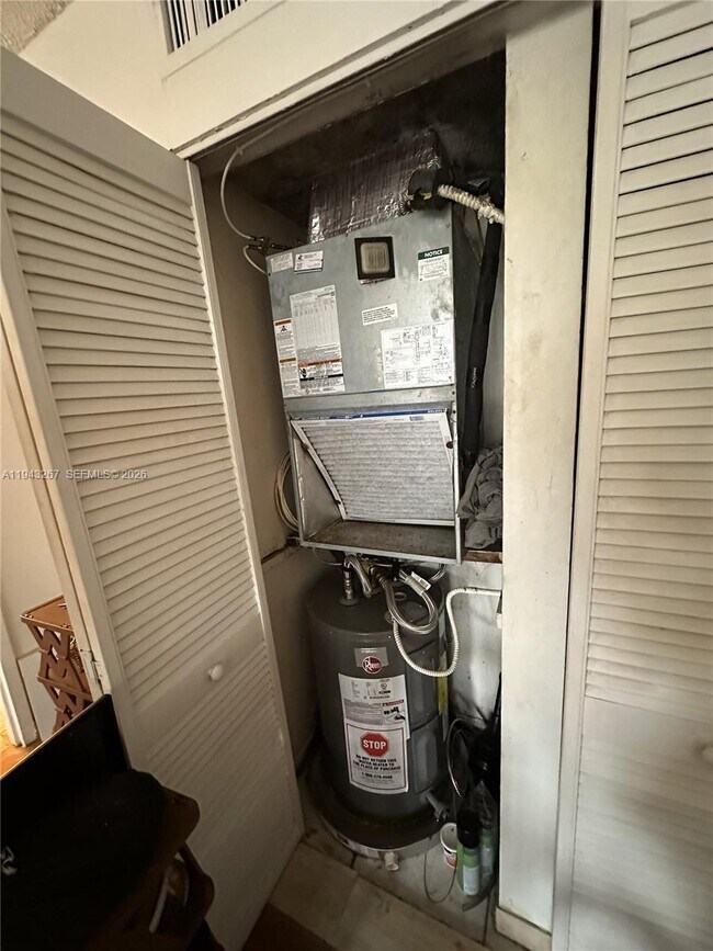 Building Photo - 17021 N Bay Rd