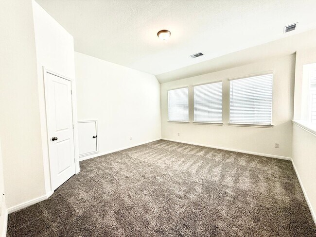 Building Photo - 620 Silver Pear Ct