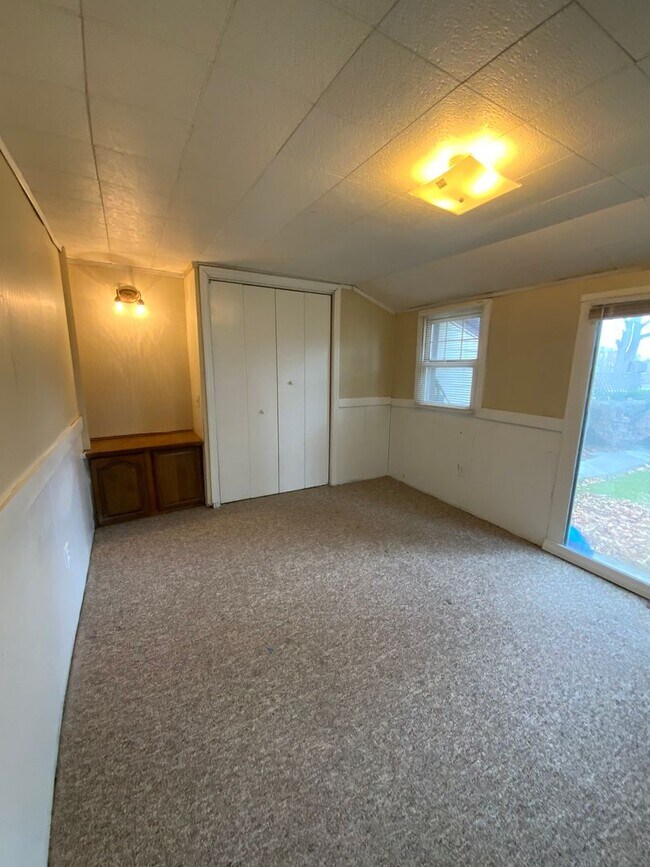 Building Photo - 31 New Haven St