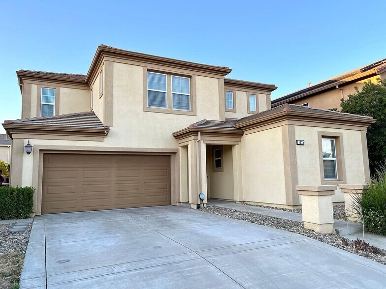 Building Photo - 1335 Hadley Dr