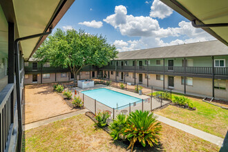 Building Photo - Robinson Manor Apartments