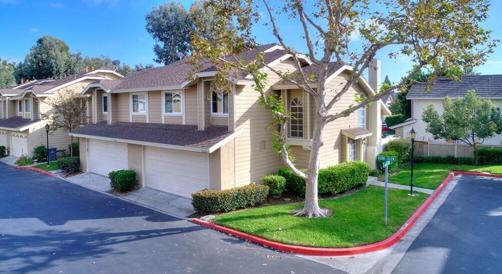 Building Photo - 26222 Fern Glen