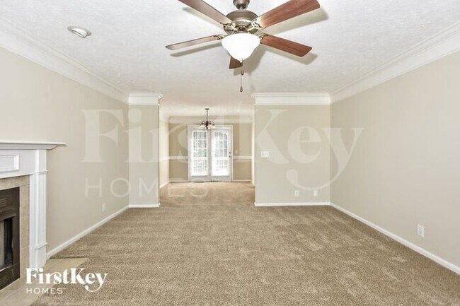 Building Photo - 712 Winding Bluff Way