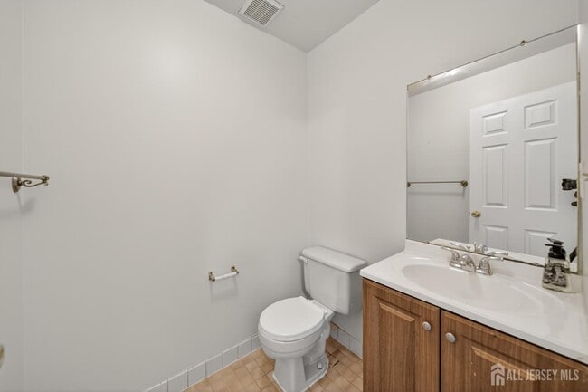 Building Photo - 1606 Madaline Dr