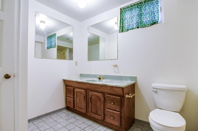 Building Photo - 1646 Montmorency Dr