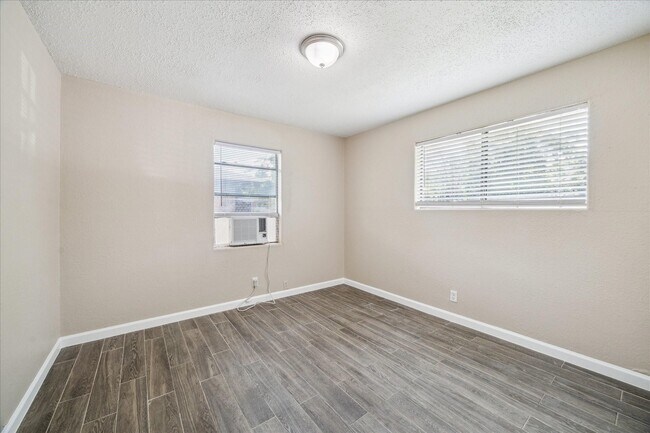 Building Photo - 5107 Clover St