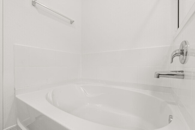 Building Photo - 21131 Turtle Gln Ln