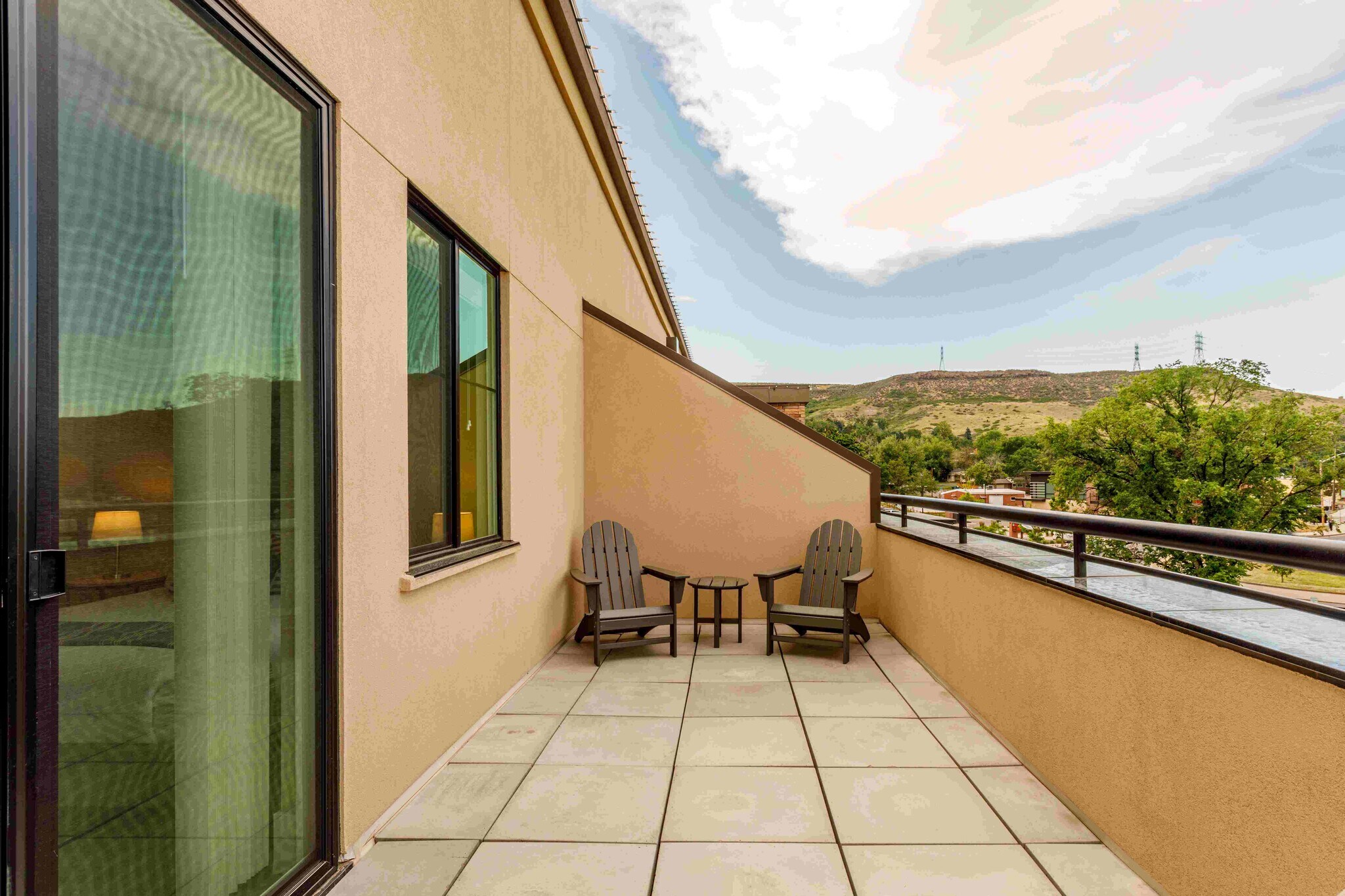 Building Photo - 615 24th St