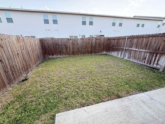 Building Photo - 9908 Bijan Dr