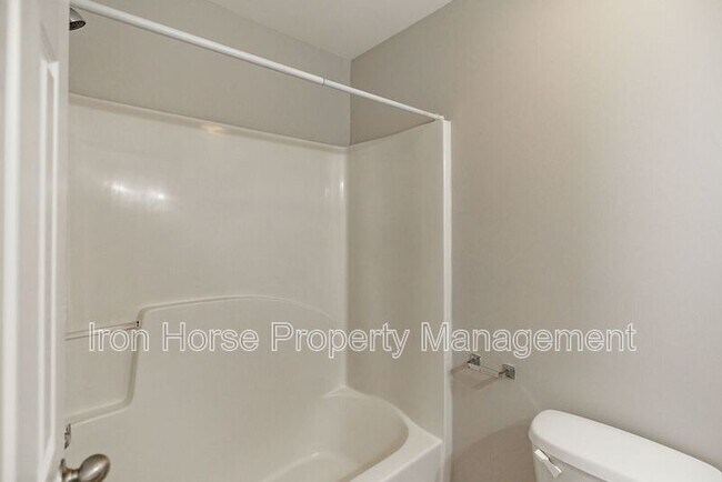 Building Photo - 638 Mill Stone Bluff