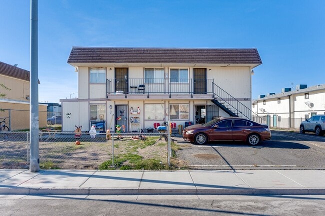 Building Photo - **MOVE IN SPECIAL! 2 WEEKS FREE IF MOVED IN BY FEB 1ST!**