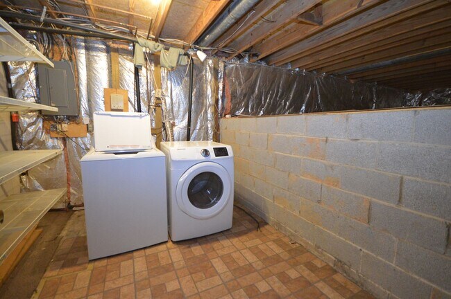 Building Photo - 104 Smokehouse Ln
