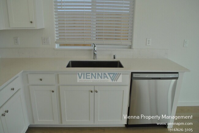 Building Photo - 4451 Duckhawk Cir