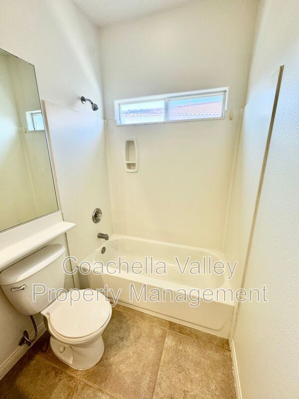 Building Photo - 74091 Daisy Ln
