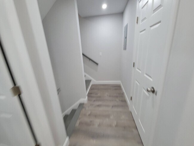 Building Photo - 31 Bouton St