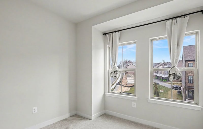 Building Photo - 6118 Northwest Dr