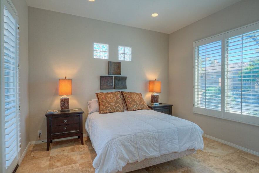 Building Photo - 7155 E Night Glow Cir