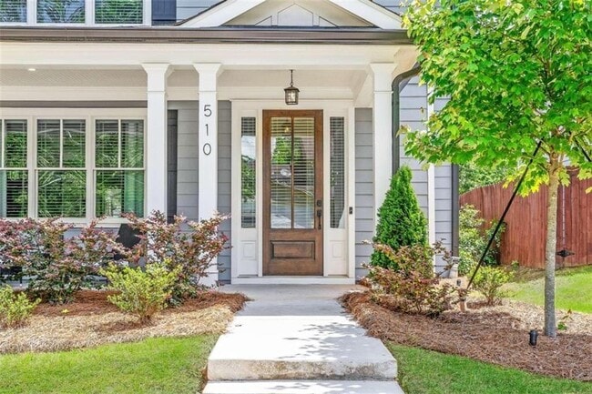 Building Photo - 510 Oak Dr