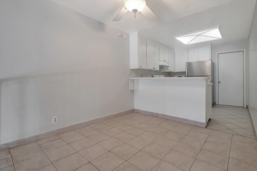 Building Photo - 30079 Vanderbilt St