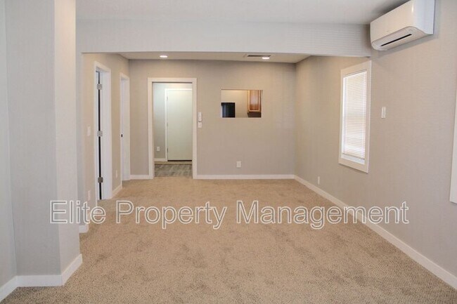 Building Photo - 1639 E Orman Ave