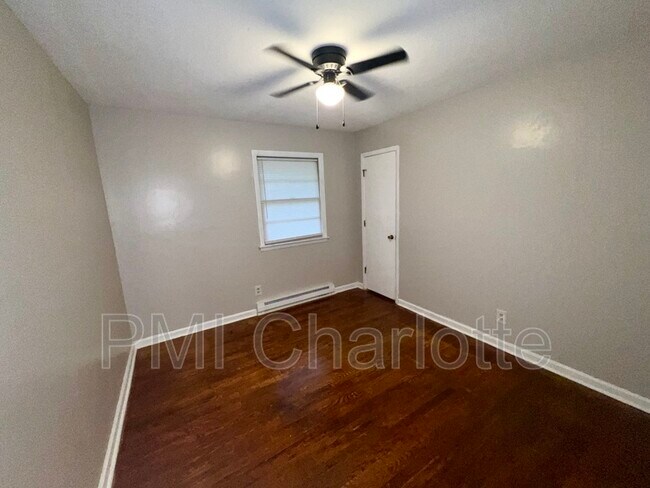 Building Photo - 3017 Arnold Dr
