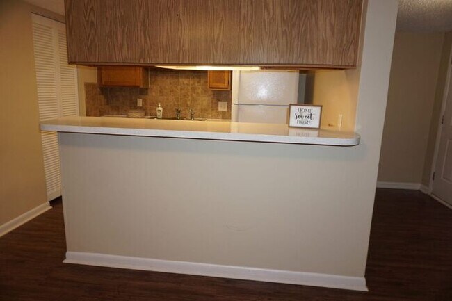 Building Photo - 2/2 Townhouse near NAS