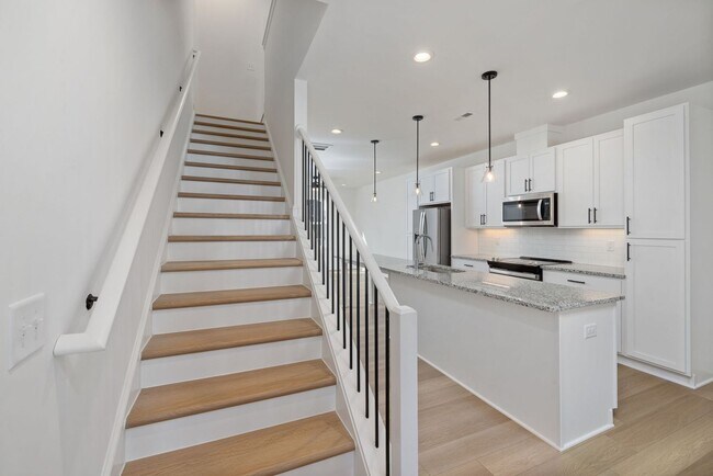 Building Photo - **OFFERING RENT DISCOUNT PROMOTION FOR FIRST 6 MONTHS** New Construction 4BD, 3.5BA Raleigh Townh...