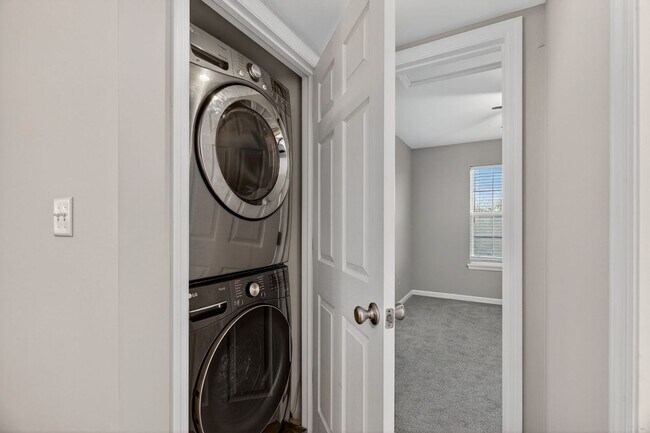 Building Photo - HALF OFF FIRST MONTH RENT!! Beautiful 2-Bedroom, 2-Bath Condo in a Prime Location!