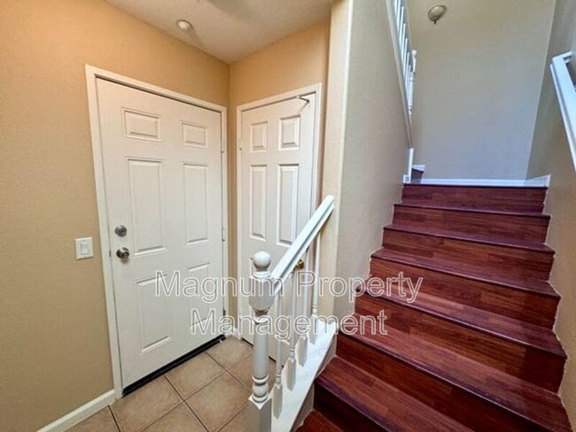 Building Photo - 25826 Iris Ave