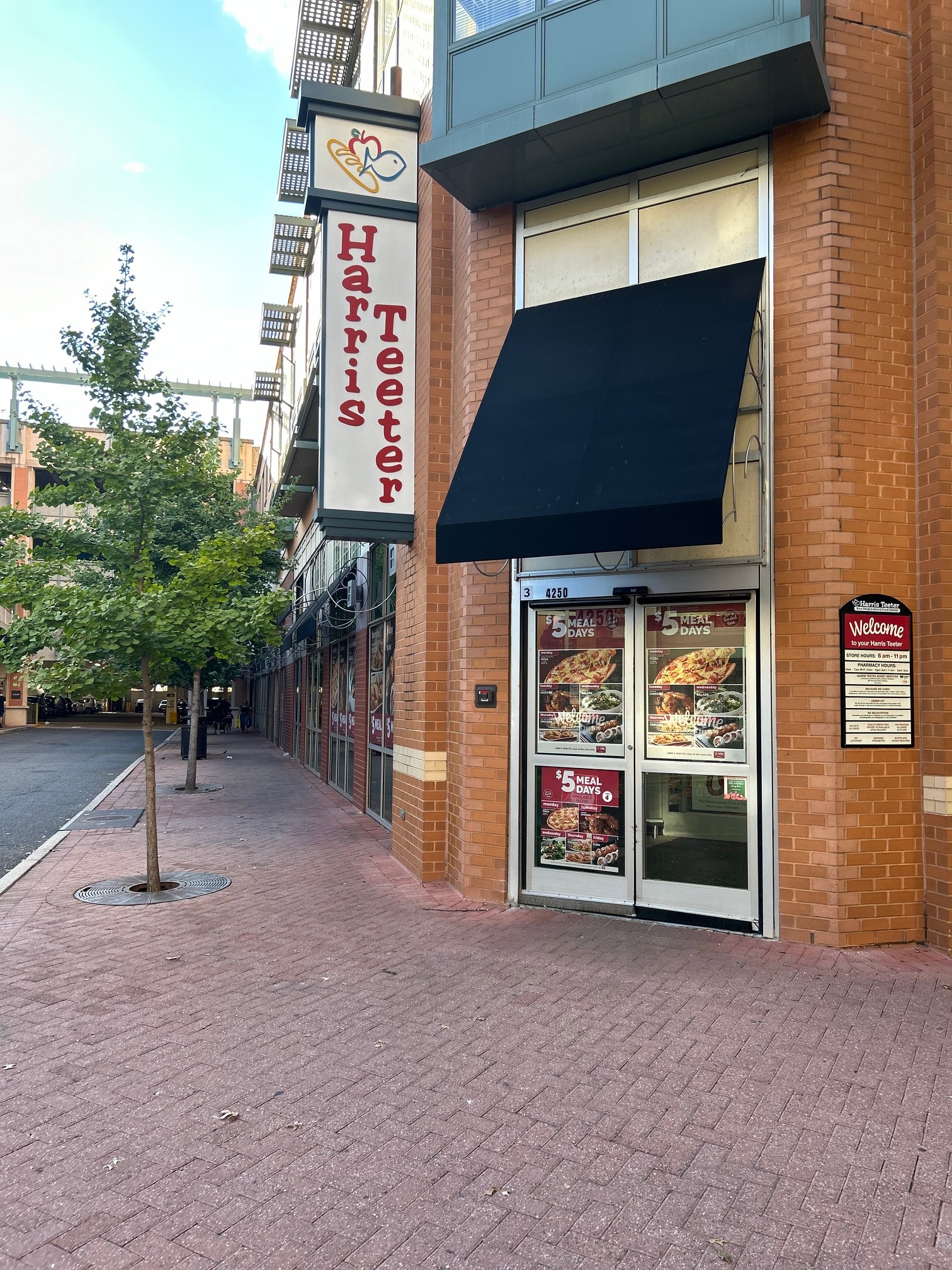 Grocery store next to bldg - 2720 S Arlington Mill Dr