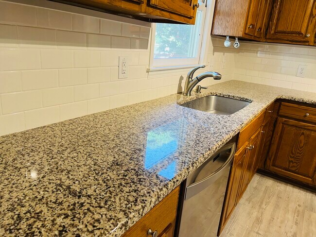 Building Photo - 113 Pine Gate Dr